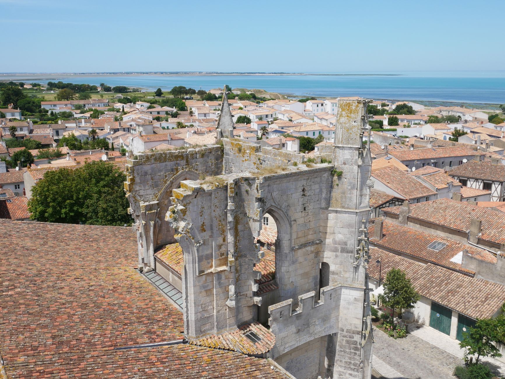 Bâchage de toiture équipe à Valence